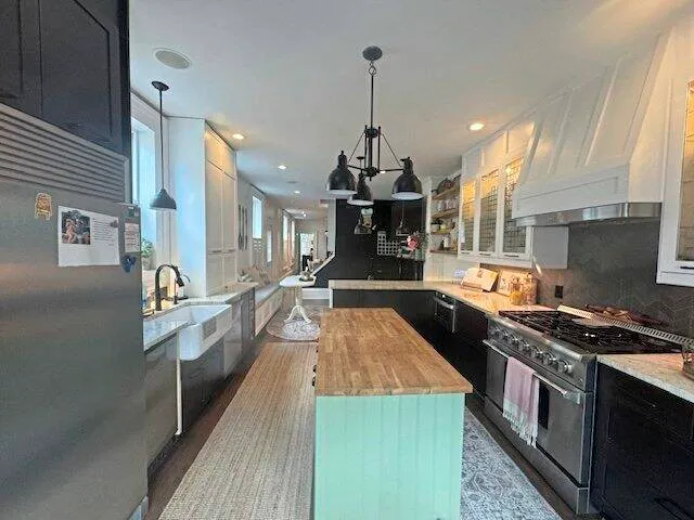 organic vs conventional apples in German supermarket