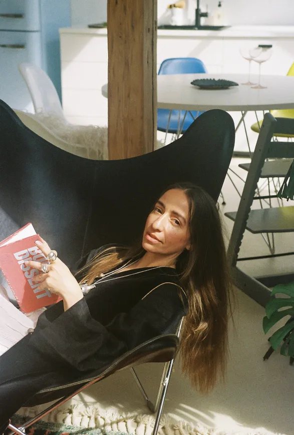 berlin hotel receptionist disappointed guest