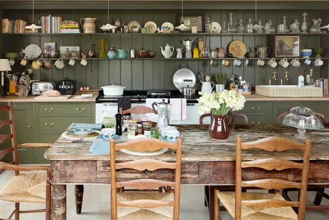 study break mistakes, student taking ineffective breaks, confused learner, daylight