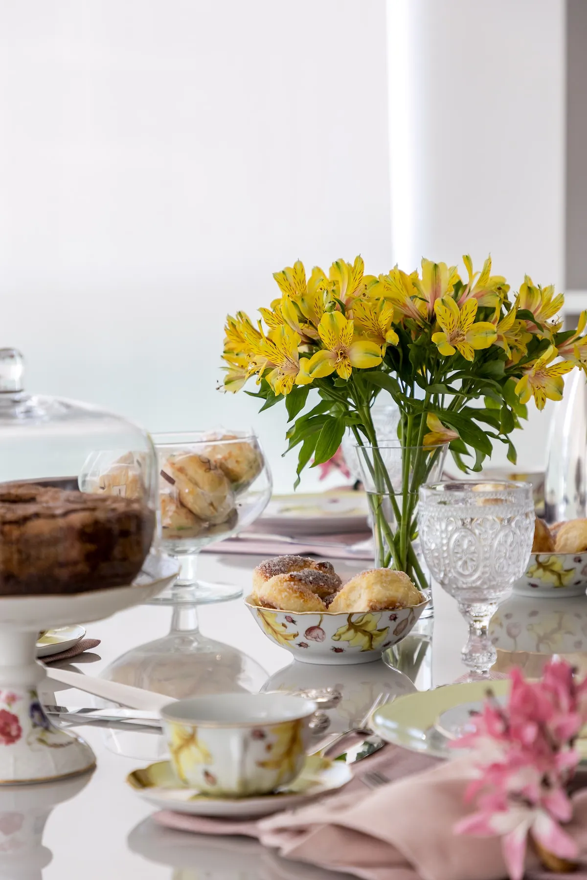 athlete stretching outdoor before workout injury prevention