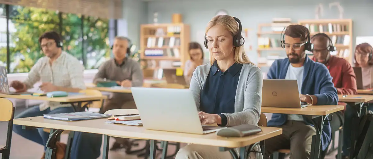 woman studying with flashcards and calendar, productivity, Germany, adult learning