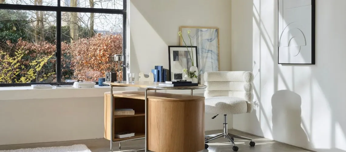 active learning students desk journal highlighting