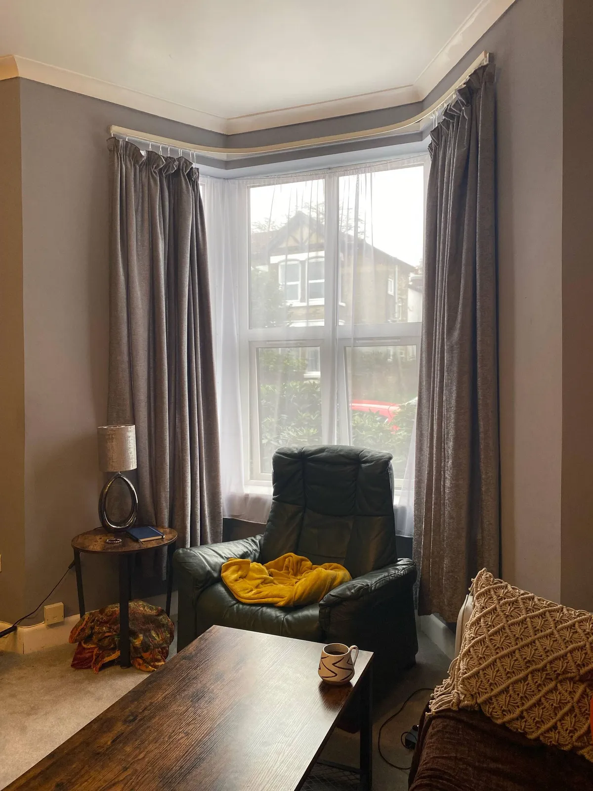 feng shui home office interior minimalist desk window plant