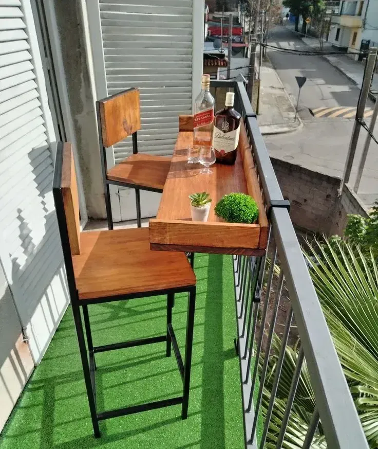 email phishing attempt on smartphone