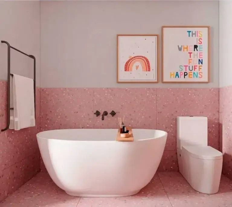 ergonomic backpack vs. uncomfortable backpack in real life german people