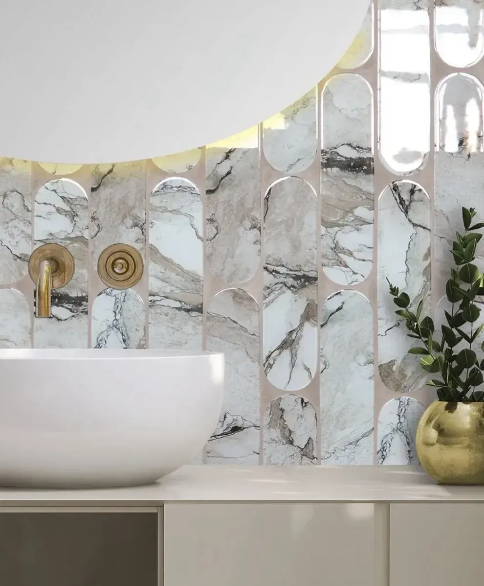 uncomfortable overfilled backpack pain commuting german city