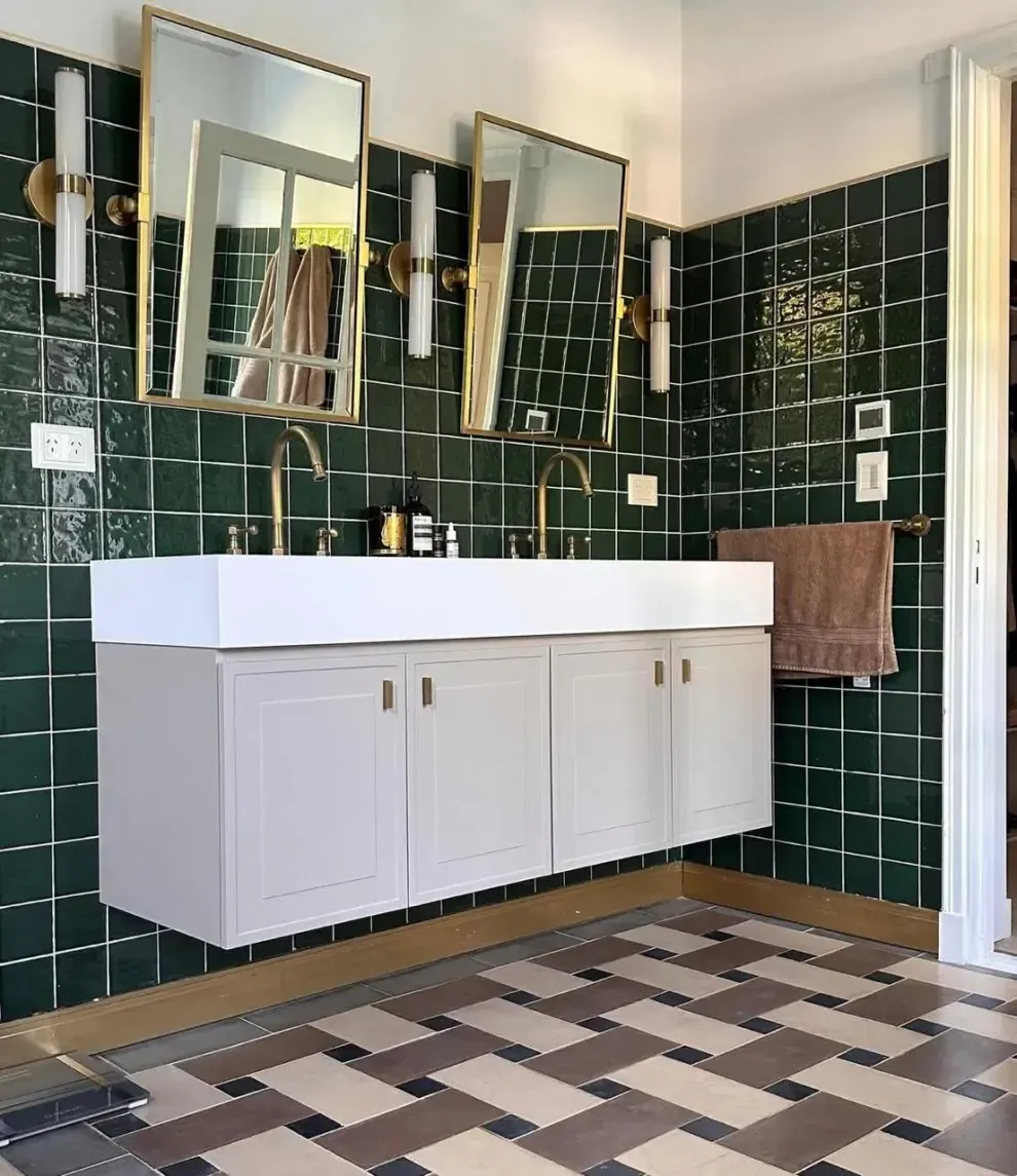 ergonomic backpack fitting in german outdoor park urban