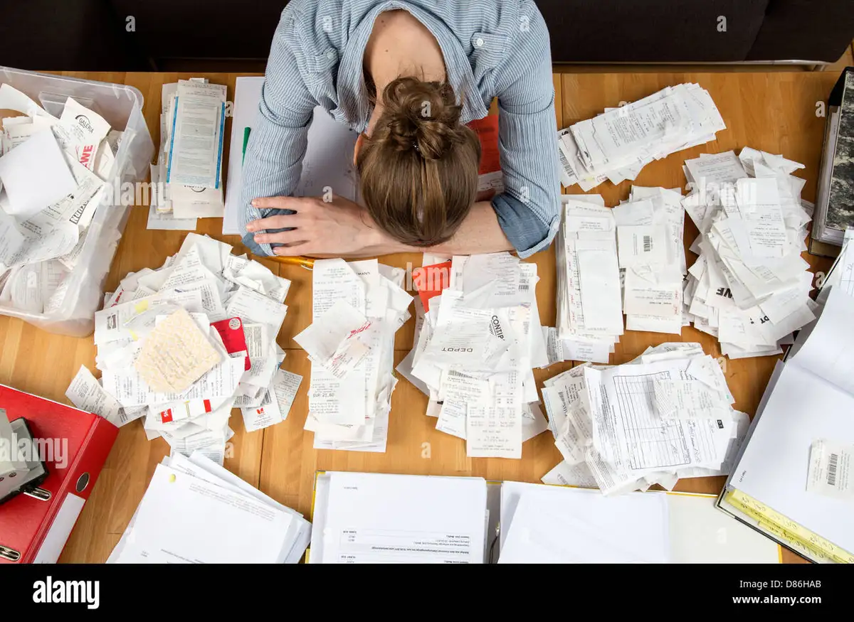 pile of receipts Germany tax saving
