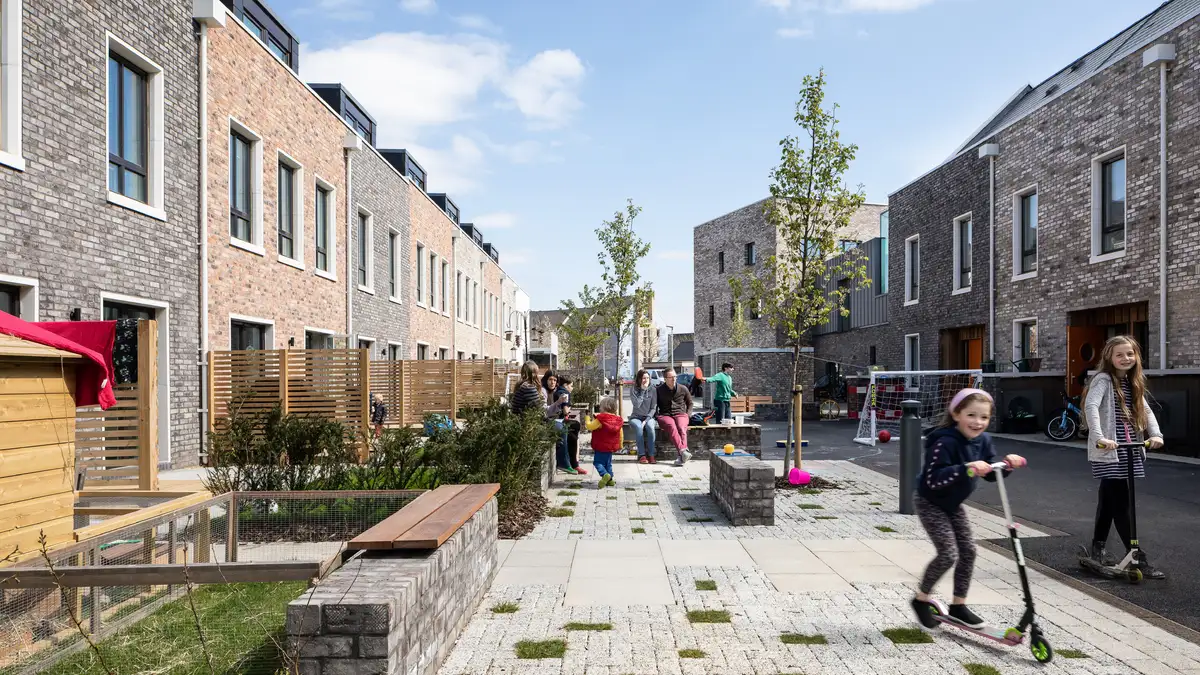 multigenerational couple urban lifestyle