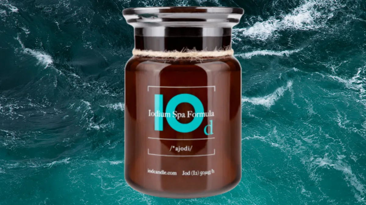 hands holding smartphone investing app Germany