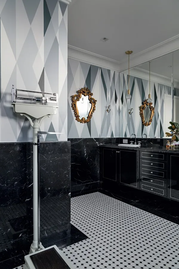 mobile investment app interface savings growth