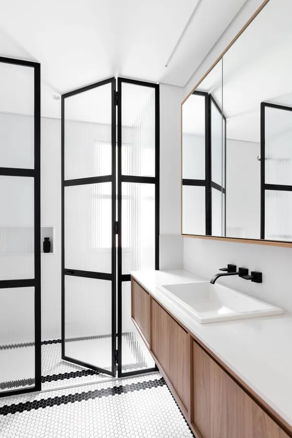 older man tablet brain training app