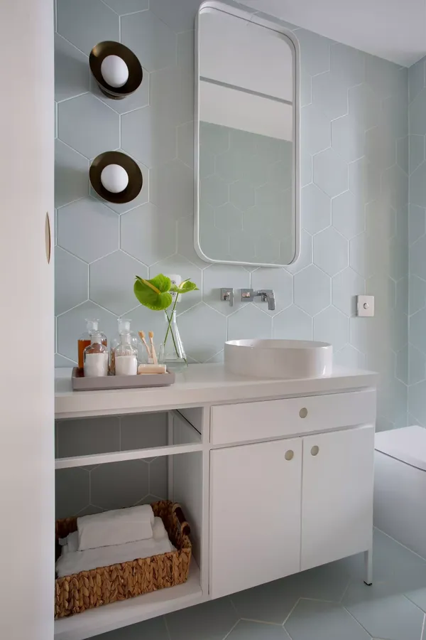 panic person looking at broken laptop