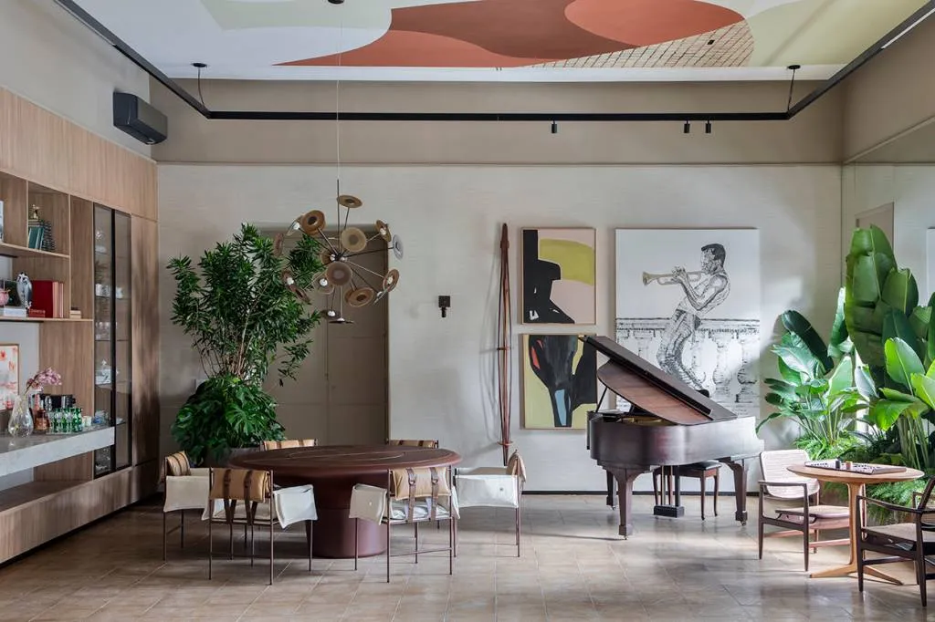 minimalist lifestyle saving money