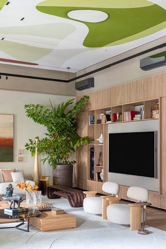 minimalist lifestyle saving money