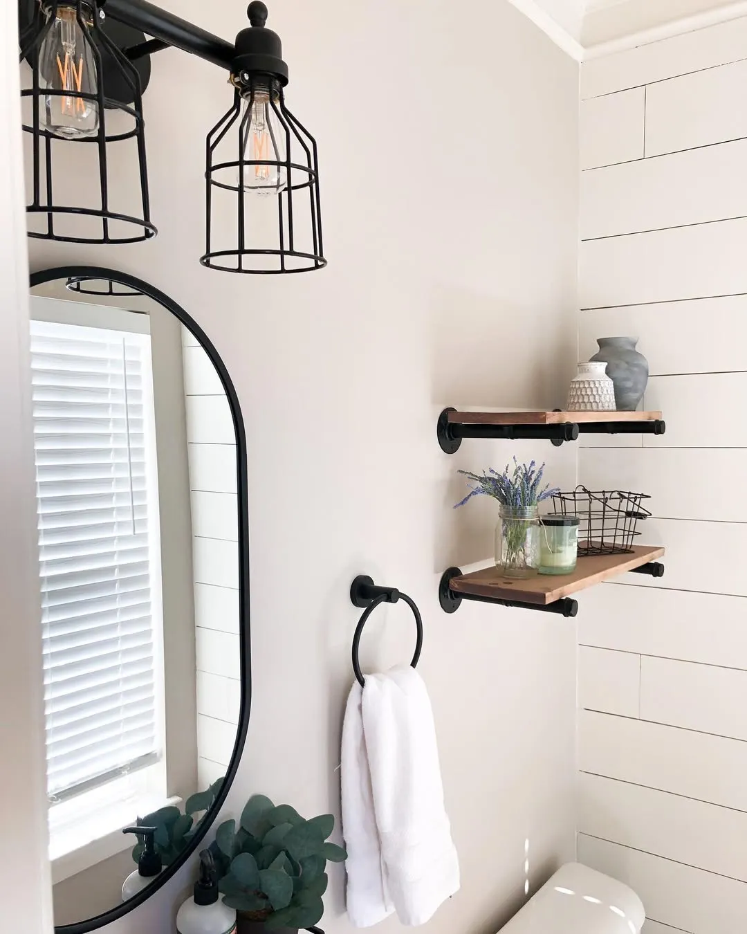 minimalist packing clothes suitcase tips germany