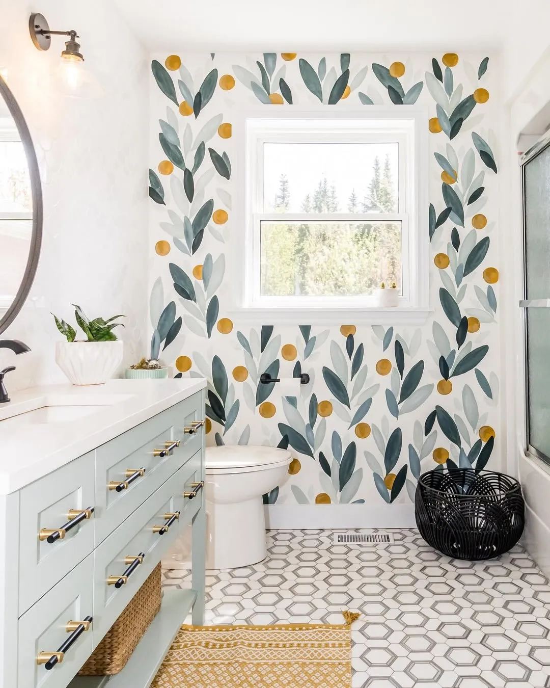 compare traditional savings vs modern investments