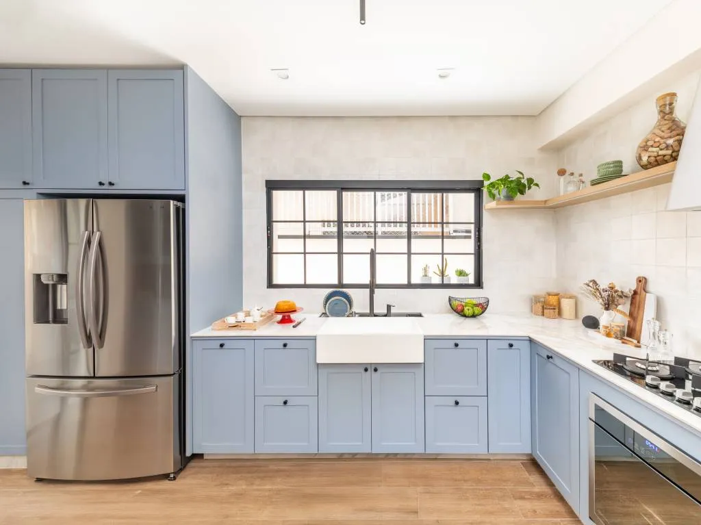 before and after refrigerator cleaning, baking soda hack, kitchen freshness