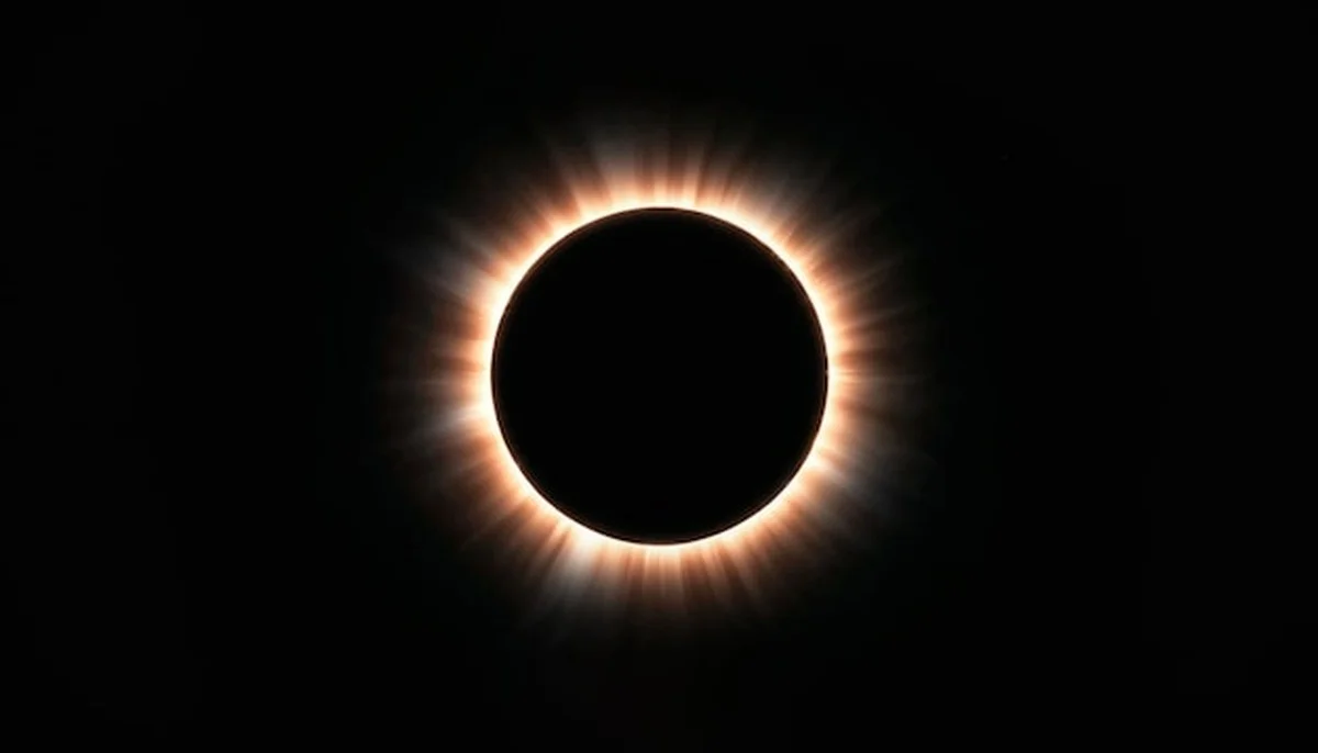 Das bevorstehende totale Sonnenfinsternisereignis 2026 - image 1