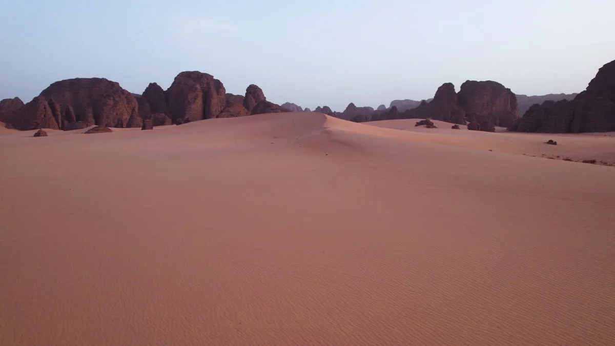Das Geheimnis der kreisförmigen Gebirgskette in der Sahara - image 1