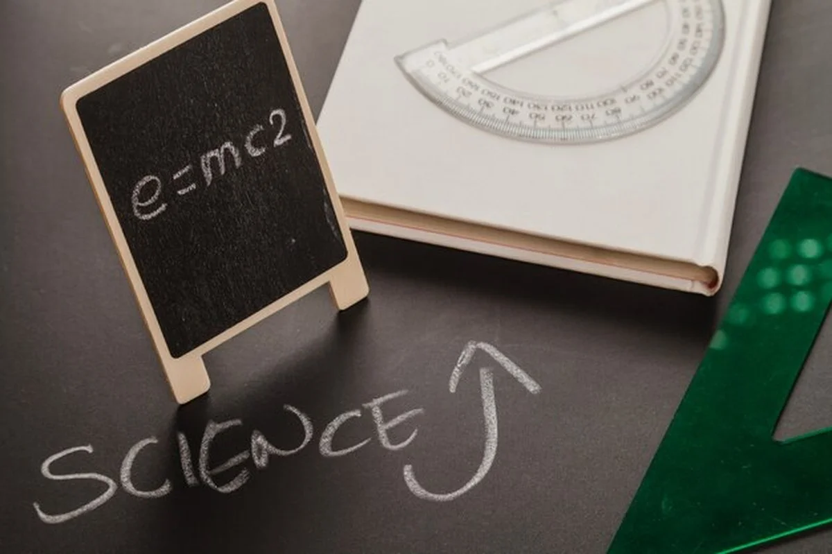 Die universellen Prinzipien der Fragmentierung: Neue Erkenntnisse aus der Physik - image 1