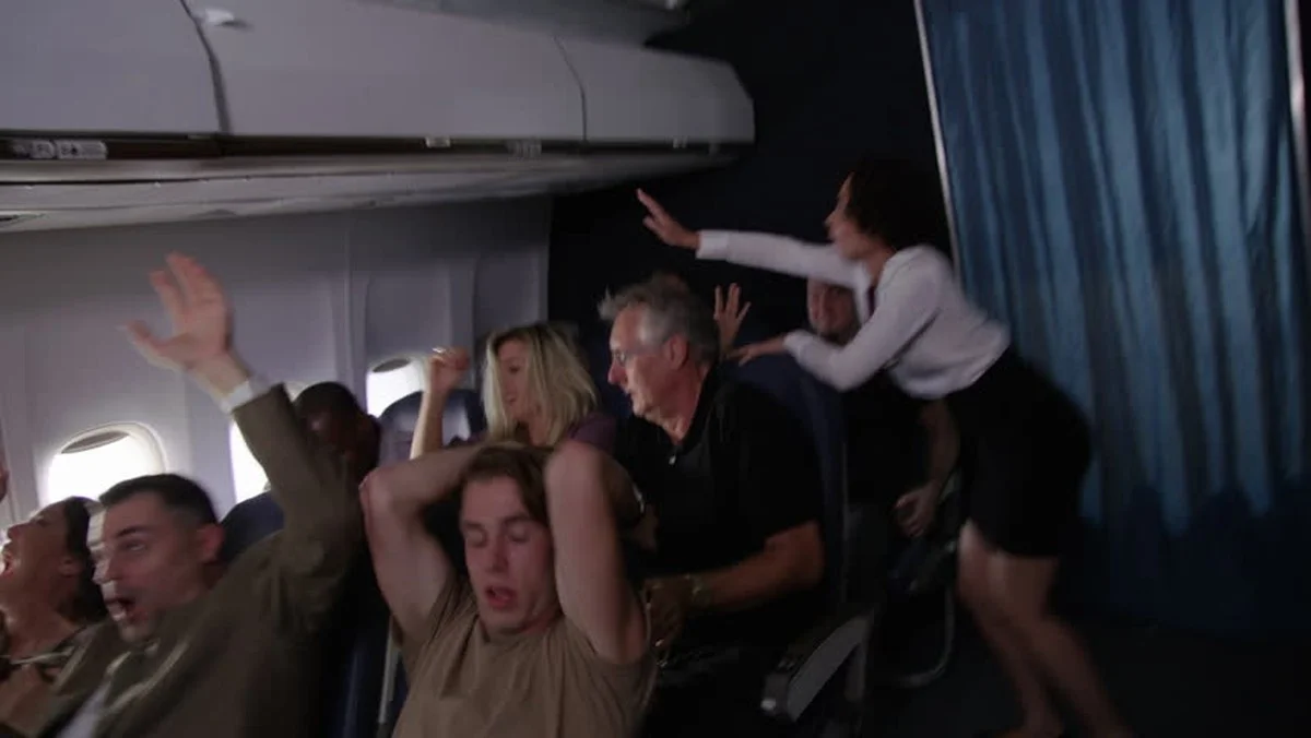 Drei Männer kämpften gegen diesen Mann – doch die Flugzeugtür war sowieso verriegelt wegen diesem einen Physik-Trick - image 2