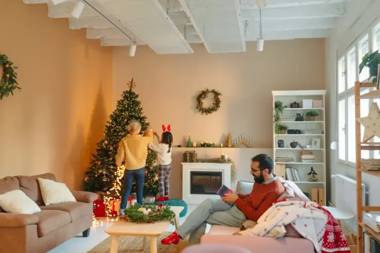 Experten enthüllen: Dieses eine Deko-Teil lässt deine Wohnung an Weihnachten sofort alt aussehen