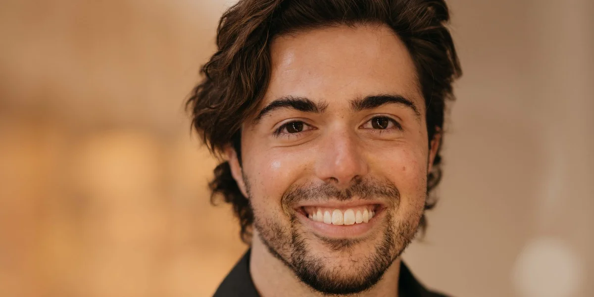 Geniale Mischung? Dieser 25-jährige Gründer schwört auf diesen Smoothie für Turbo-Power und Darm-Glück - image 1