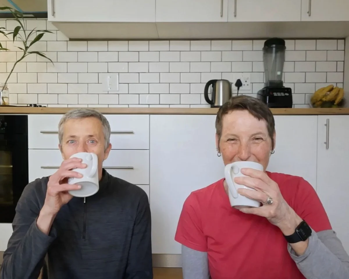 Sie leben seit 4 Jahren ohne Möbel – und geben diesen einen Grund nicht mehr her