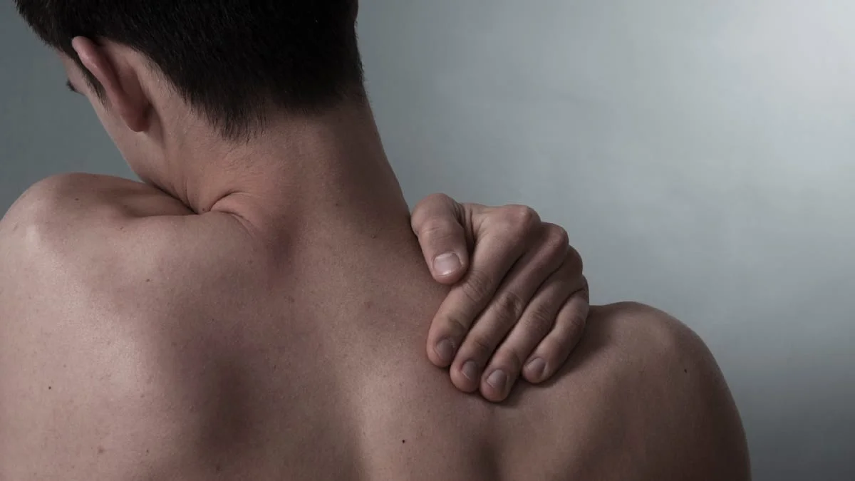 Warum Ihr Chef bei einem "Muskelkater-Schein" sofort misstrauisch wird