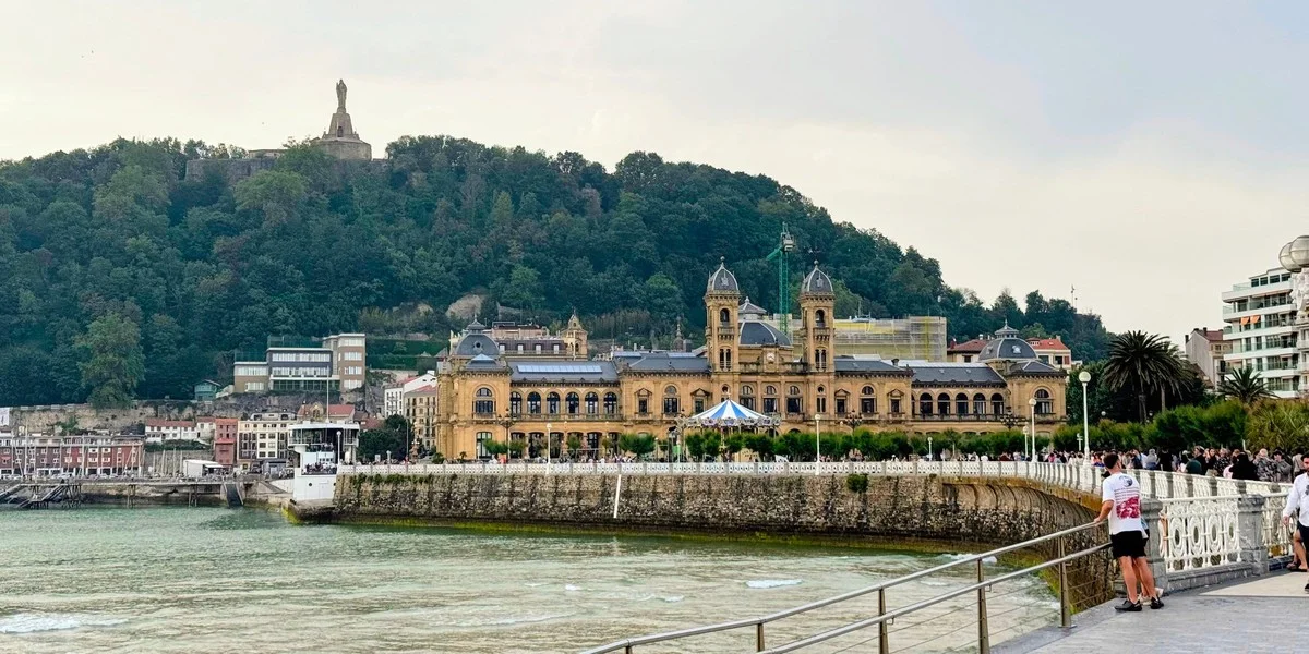 Wir buchten 30 Tage San Sebastián – und verloren Tausende Euro, weil wir diesen Fehler machten - image 1