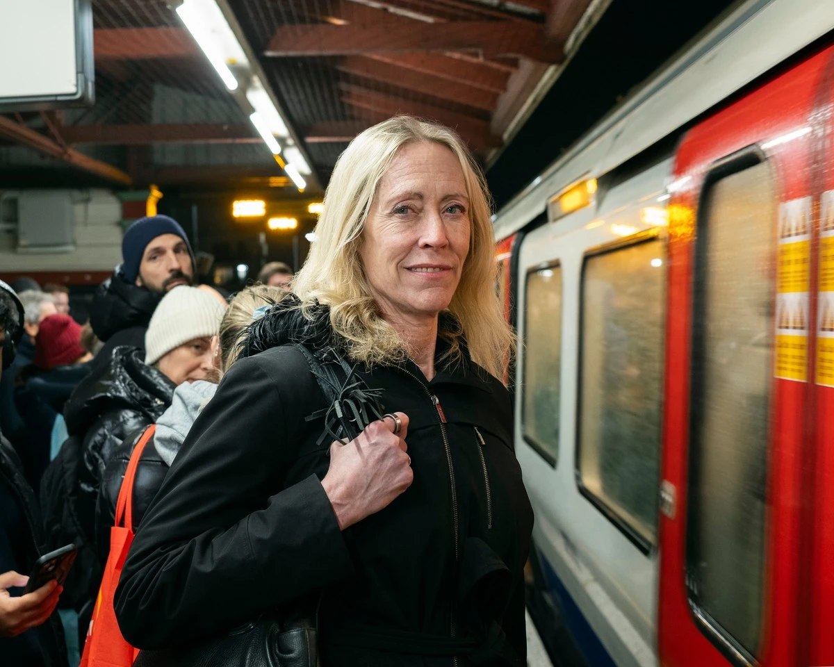 61-Jährige CEO mixt Rave und Business: Dieses eine Detail kostet Sie Jahre Ihres Lebens - image 2