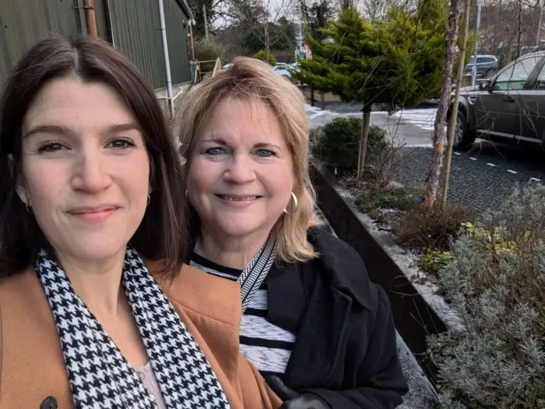 Der härteste Teil am Umzug ins Ausland? Dieser eine Abschied wird nie einfacher, selbst nach 15 Jahren.