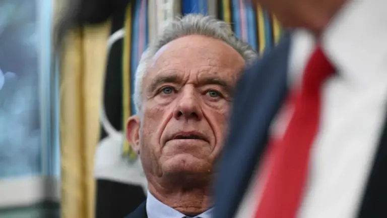 Dramatischer Schnitt: Was die US-Regierung jetzt GEGEN gängige Kinderimpfungen tut