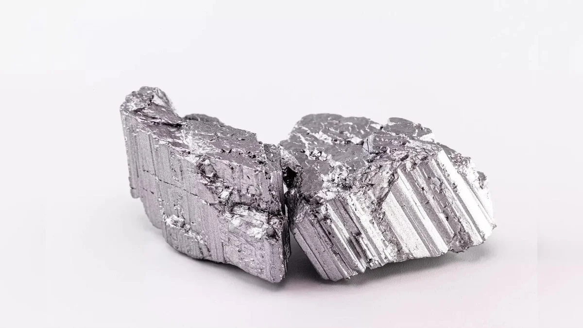 Forscher schaffen Sensation: Komplexe Moleküle nur mit Eisen und blauem Licht – Seltenerdmetalle irrelevant? - image 2