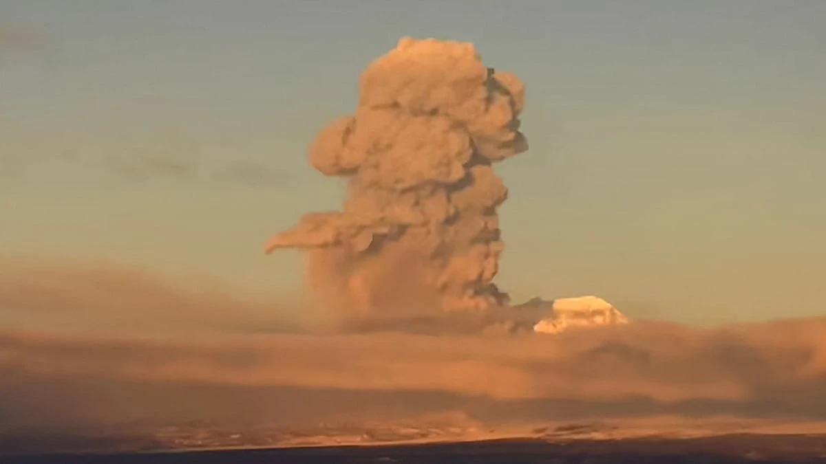 Schock über Kamtschatka: Warum diese 9000-Meter-Aschewolke nicht nur die Russen betrifft