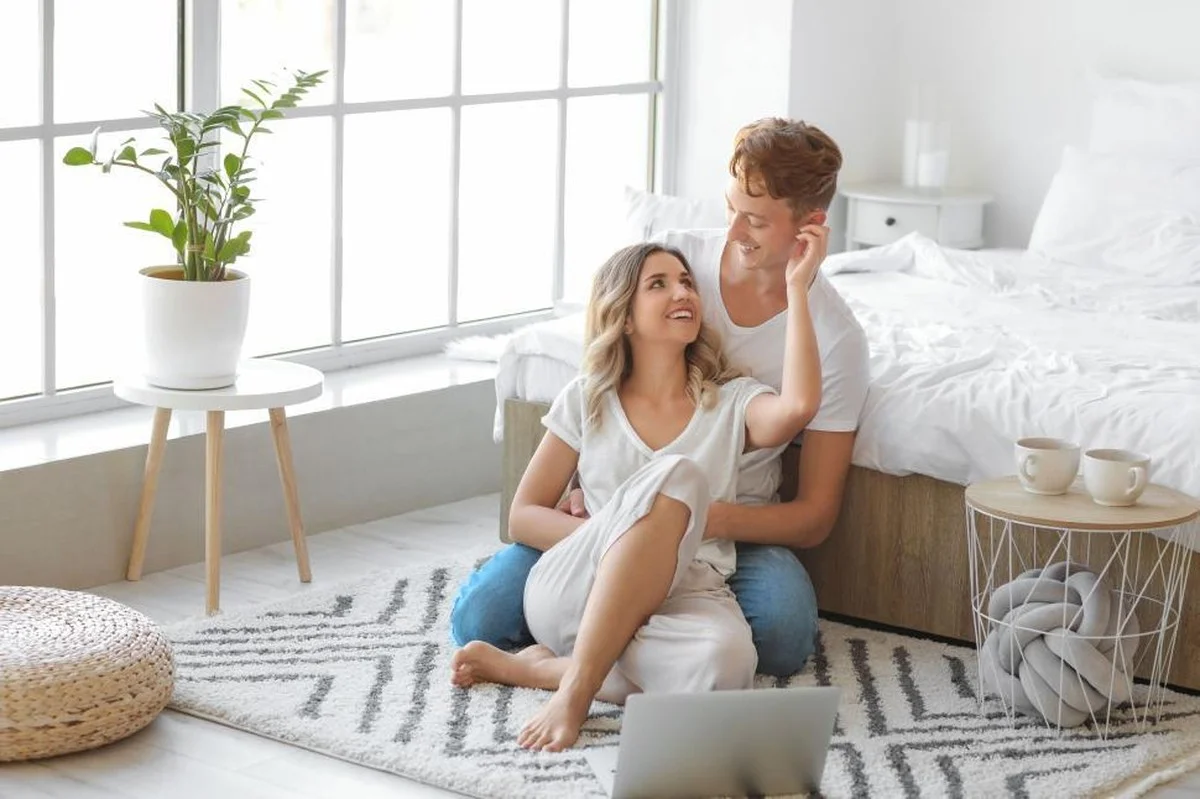 Sie haben alles verkauft: Dieses Paar (57/60) lebt ohne Möbel und wird körperlich stärker - image 2