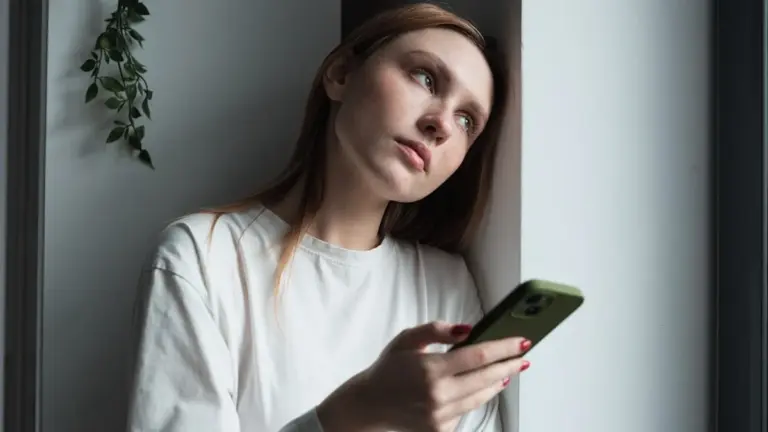 Warum dein Handy-Lachen dich im Stich lässt: Der geheime Grund für fehlende Freude