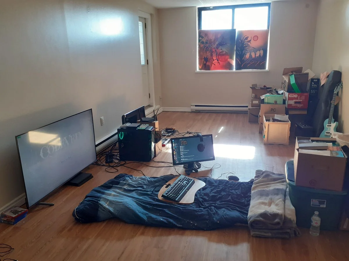 Warum dieses Paar (57 & 60) seine gesamte Einrichtung verkauft hat und nie zurück will - image 2