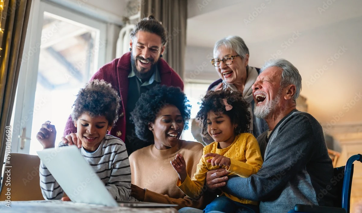 Dieses 4-Generationen-Haus ist Plan A – und bricht mit allen amerikanischen Träumen - image 1