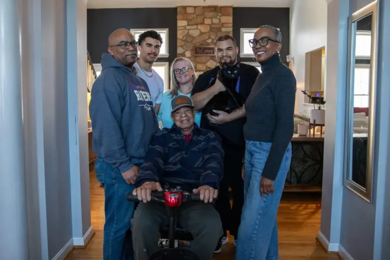 Drei Häuser, sieben Leute: Warum diese Familie nie wieder in ein Pflegeheim einzahlen muss