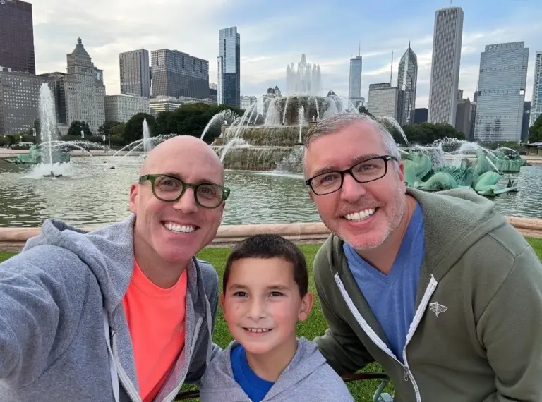 Du glaubst, du kennst alle Flug-Hacks? Dieses Vater-Sohn-Duo düste 35-mal durch die USA für lebenslange Airline-Vorteile.