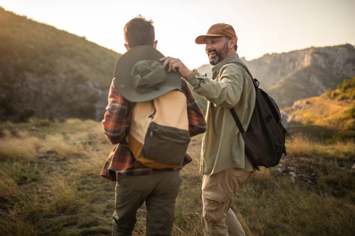 Du glaubst, du kennst alle Flug-Hacks? Dieses Vater-Sohn-Duo düste 35-mal durch die USA für lebenslange Airline-Vorteile. - image 2
