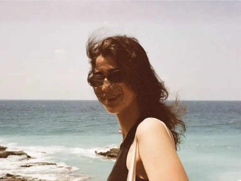 Sie floh in den Westen – und kam zurück: Diese 3 Fehler zerstören dein Auslandsleben