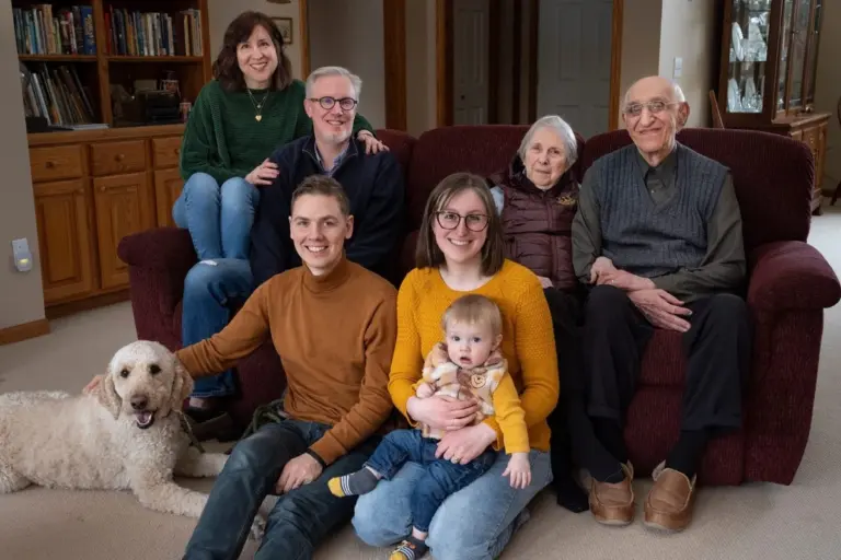 Stoppen Sie das Alleinleben: Diese 4 Generationen beweisen, dass Ihr Haus zu klein ist