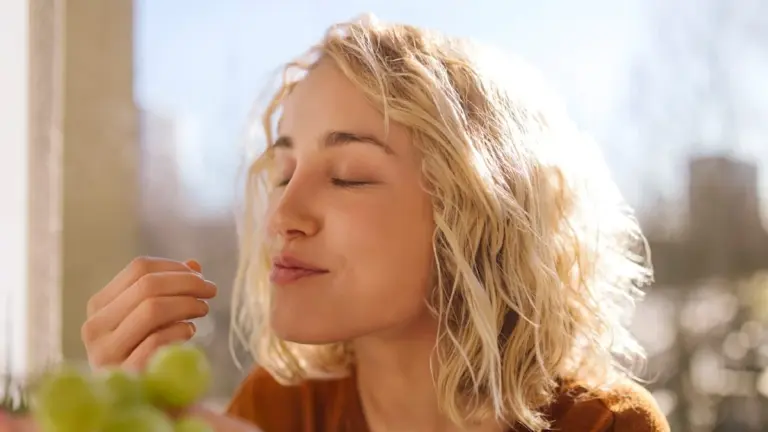 Warum dein Handy dich süchtig macht: Der uralte Trick von TikTok und Populisten