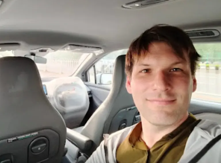 Warum westliche Experten warnen: Chinas Roboter-Taxis sind schneller als gedacht (und so fährst du mit)