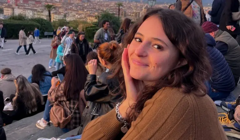 Zahlt man hier wirklich nur 900 Euro? Amerikanerin enthüllt den brutalen Lohn-Schock in Italien