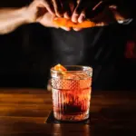 Barkeeper verraten: Diese 8 Drinks gibt’s in voller Bar nur auf eigenes Risiko.