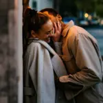 Dating-Apps? Forscher sagt: Genau deshalb verschwendest du deine beste Zeit damit